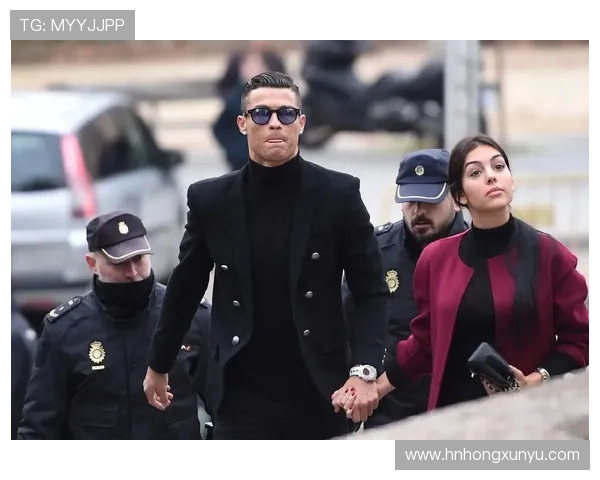 C罗三天工资轻松购置乔治娜私人豪华衣帽间价值高达180万美元