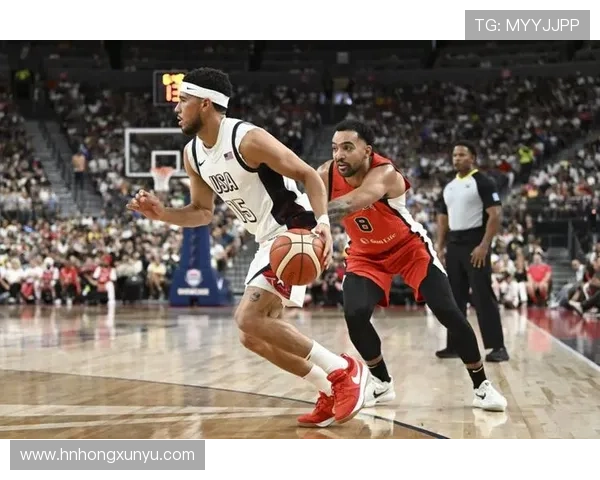 布克半场表现低迷仅得3分3板2助次节全失火力引发球迷热议